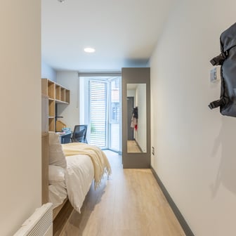 Premium En Suite - Image 1